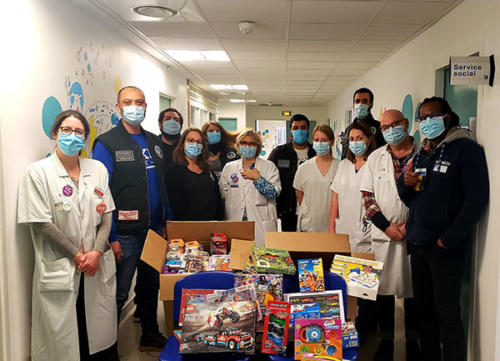 Don des cadeaux récoltés lors du ToyRun 2020 aux enfants de l'hôpital Robert Debré